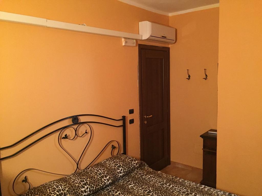 Il Casello Hotel Paola Szoba fotó